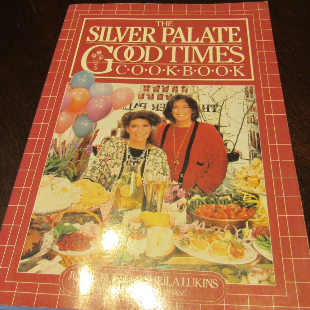 🥦🥕🫛Vtg "The Silver Palate Good Times Cookbook" - SC